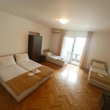 Apartment Mitende *