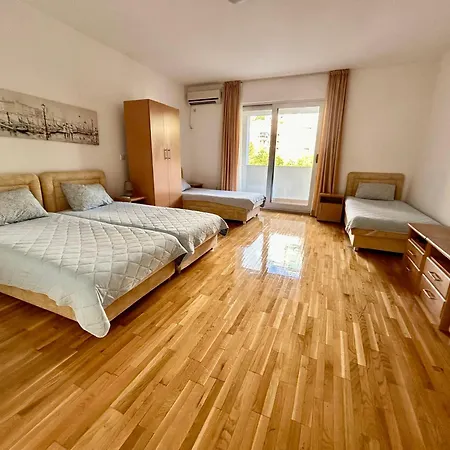 Apartment Mitende *